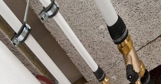 Замена труб водоснабжения в квартире: цена от 2087 руб. - СантехДомБгв